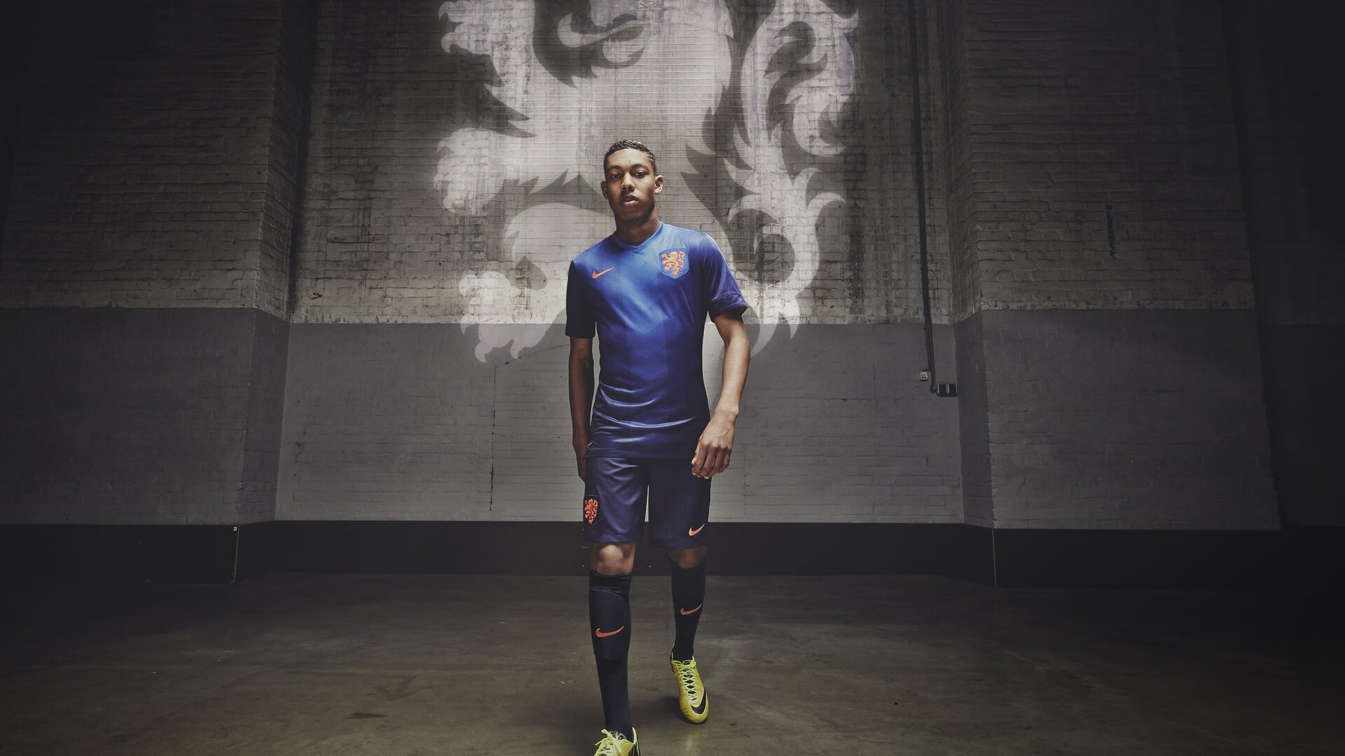 开云体育链接-德甲：拜仁主场3-1击败勒沃库森，继续领跑排行榜，德甲拜仁首发